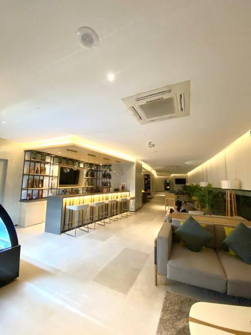 Condotel Aeon Towers Davao 20Mbps Wifi Exterior photo